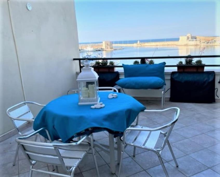 Emozioni Dal Porto Apartment Trani Luaran gambar