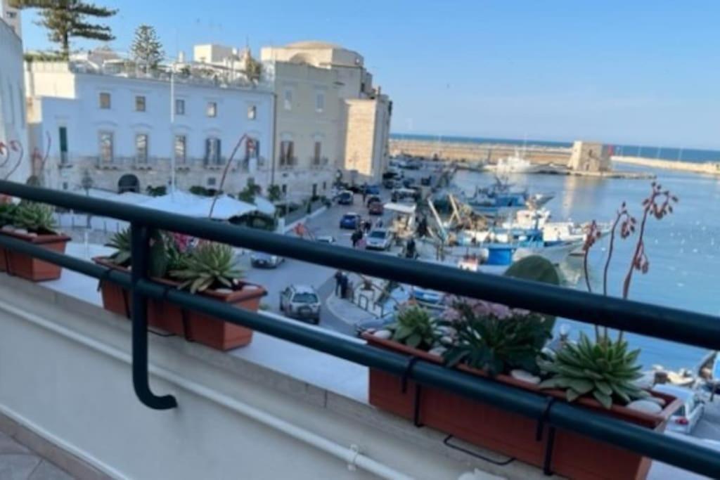 Emozioni Dal Porto Apartment Trani Luaran gambar
