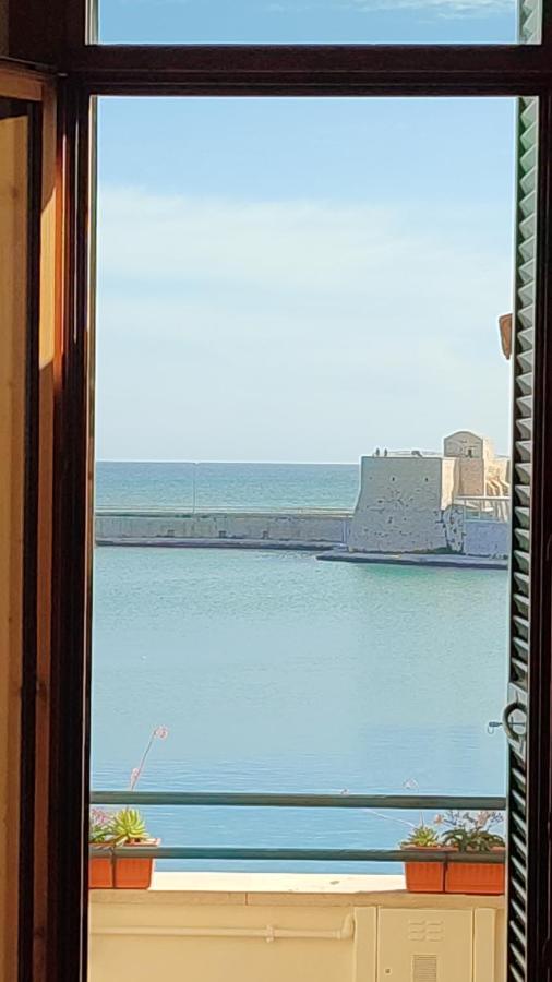 Emozioni Dal Porto Apartment Trani Luaran gambar